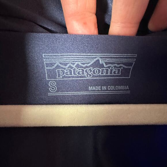 Patagonia two women’s Microswell
Short Sleeve T-shirt  Rashguard 71850. - Picture 8 of 8